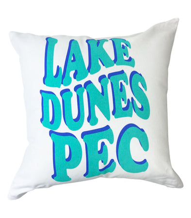 White cotton twill pillow with lake dunes pec design in blue