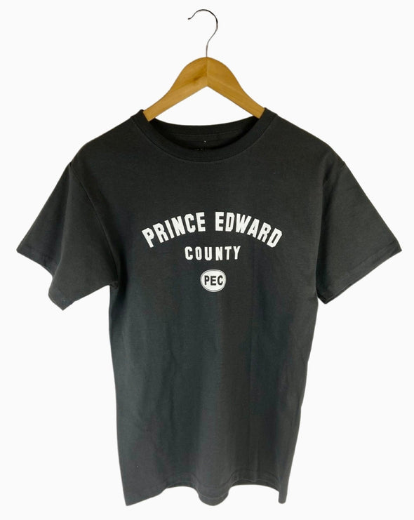 Prince Edward County PEC BASIC Words CHARCOAL Unisex Men's Basic Line T-Shirt
